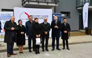 Wręczenie lokatorom kluczy do nowych mieszkań 
