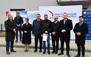 Wręczenie lokatorom kluczy do nowych mieszkań 