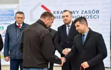 Wręczenie lokatorom kluczy do nowych mieszkań 