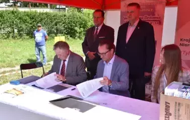 Podpisanie umowy oraz przekazanie terenu wykonawcy 