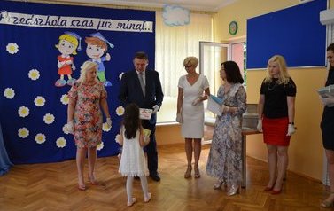 Pożegnanie absolwent&oacute;w Przedszkolu Nr 2 im. Przyjaci&oacute;ł Kubusia Puchatka