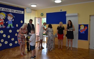 Pożegnanie absolwent&oacute;w Przedszkolu Nr 2 im. Przyjaci&oacute;ł Kubusia Puchatka