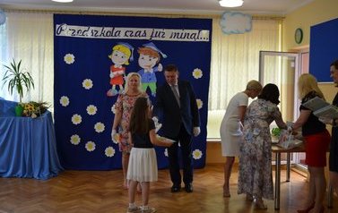 Pożegnanie absolwent&oacute;w Przedszkolu Nr 2 im. Przyjaci&oacute;ł Kubusia Puchatka