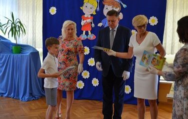 Pożegnanie absolwent&oacute;w Przedszkolu Nr 2 im. Przyjaci&oacute;ł Kubusia Puchatka