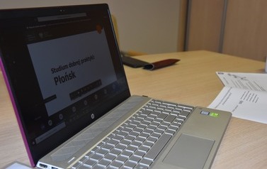 Widok na telekonferencje