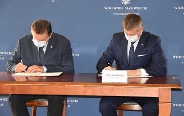 Podpisanie umowy odofinansowanie z Funduszu Dr&oacute;g Samorządowych projektu pn. Budowa ulicy Szkolnej w Płońsku.