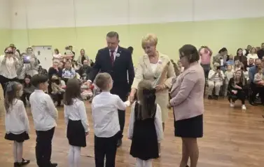 Ślubowanie pierwszoklasist&oacute;w &ndash; wyjątkowy dzień w SP nr 3 21