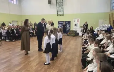 Ślubowanie pierwszoklasist&oacute;w &ndash; wyjątkowy dzień w SP nr 3 22