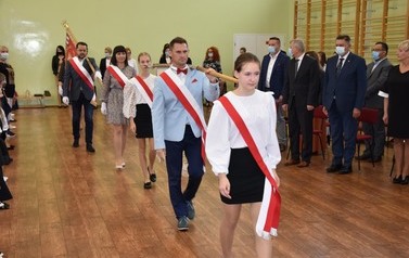 Rozbrzmiał pierwszy dzwonek (5)