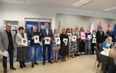 Sesja pełna uznania &ndash; wyr&oacute;żnienia dla radnych, pracownik&oacute;w Urzędu i ludzi kultury 1