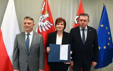 Sesja pełna uznania &ndash; wyr&oacute;żnienia dla radnych, pracownik&oacute;w Urzędu i ludzi kultury 5