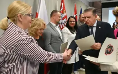 Sesja pełna uznania &ndash; wyr&oacute;żnienia dla radnych, pracownik&oacute;w Urzędu i ludzi kultury 9