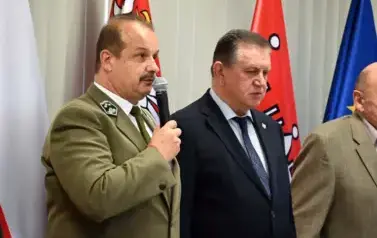 Sesja pełna uznania &ndash; wyr&oacute;żnienia dla radnych, pracownik&oacute;w Urzędu i ludzi kultury 16