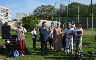 Pan Burmistrz na otwarciu altany