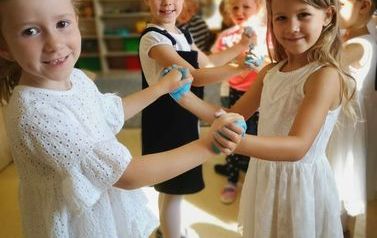 Międzynarodowy Dzień Pokoju w Niepublicznym Przedszkolu ,,Sz&oacute;stka"