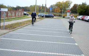 Rewitalizacja miejskich skwer&oacute;w i pas&oacute;w zieleni