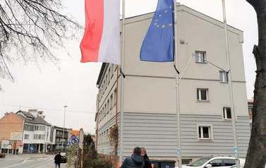 Flagowy protest samorząd&oacute;w