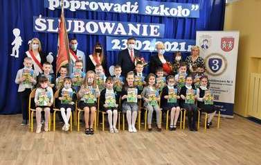 Ślubowali pierwszoklasiści ze Szkoły Podstawowej Nr 3 im. Stanisława Wyspiańskiego w Płońsku
