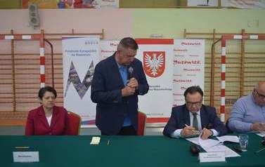 Podpisanie umowy na dofinansowanie projektu pn. &bdquo;Rozw&oacute;j infrastruktury sportowo-rekreacyjnej przy Szkole Podstawowej nr 4 w Płońsku&rdquo; 