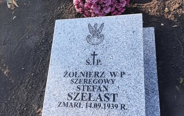 Replika z granitu