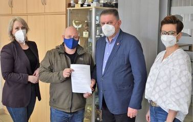podpisanie um&oacute;w