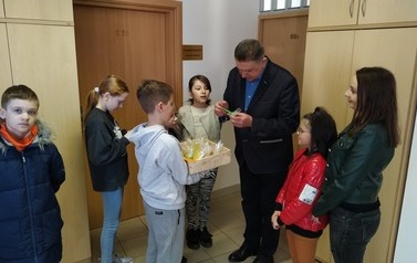 Życzenia Wielkanocne od dzieci z SP nr 1 w Płońsku