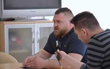 Wicemistrz Polski w Armwrestlingu z wizytą w Urzędzie Miejskim