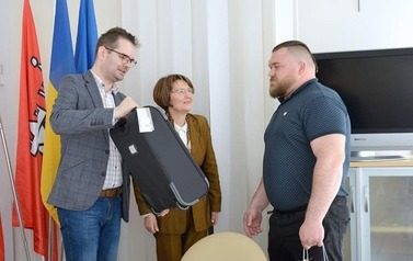 Wicemistrz Polski w Armwrestlingu z wizytą w Urzędzie Miejskim