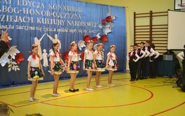 Laureaci tegorocznej edycji konkursu B&oacute;g-Honor-Ojczyzna