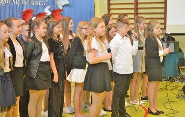 Laureaci tegorocznej edycji konkursu B&oacute;g-Honor-Ojczyzna 