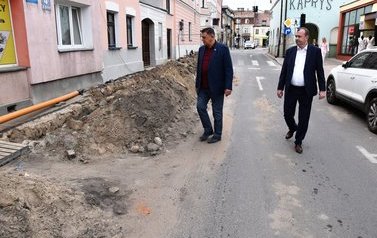 Spotkanie robocze wicemarszałka wojew&oacute;dztwa mazowieckiego Wiesława Raboszuka i burmistrza Andrzeja Pietrasika