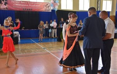 Turniej taneczny Sportowego Klubu Tańca Towarzyskiego start