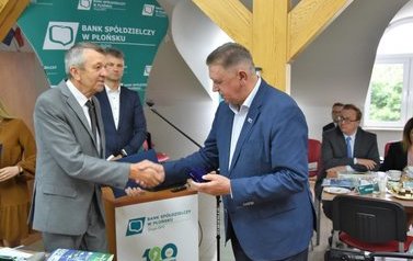 Wręczenie pamiątkowych medali Pracownikom Banku Sp&oacute;łdzielczego w Płońsku
