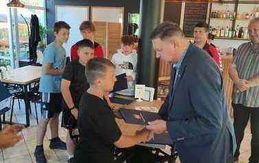 Awans Młodzik&oacute;w z Płońskiej Akademii Futbolu do ligi okręgowej