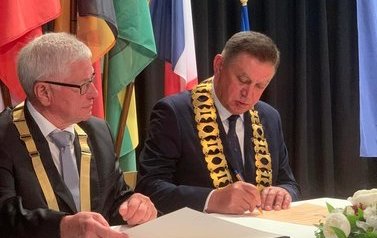 Płońsk i niemieckie miasto Zell podpisały oficjalną umowę o wsp&oacute;łpracy formalizującą wieloletnie kontakty