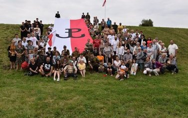 mieszkańcy Płońska uczcili 78. Rocznicę Wybuchu Powstania Warszawskiego (1)
