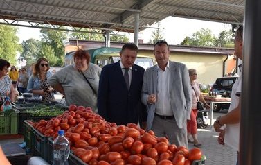 Niecodzienny gość na naszym "małym" płońskim targowisku