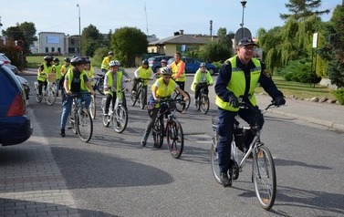 Rajd rowerowy pod hasłem &bdquo;Płońscy cykliści z SP3 ruszają w przygodę&rdquo; 