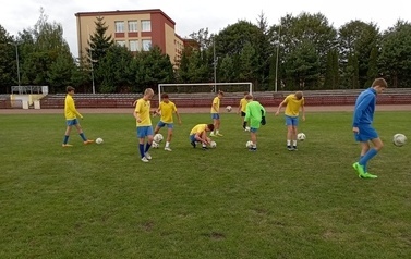 Płońska Akademia Futbolu Konkurs żonglerki piłką nożną