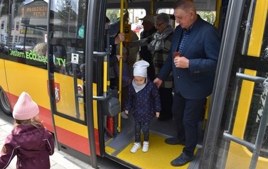 Przejażdżka Klubu Seniora autobusem elektrycznym