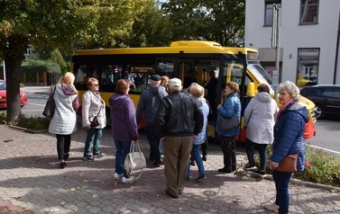 Przejażdżka Klubu Seniora autobusem elektrycznym