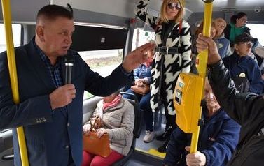 Przejażdżka Klubu Seniora autobusem elektrycznym