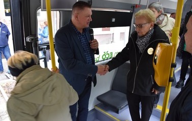 Przejażdżka Klubu Seniora autobusem elektrycznym