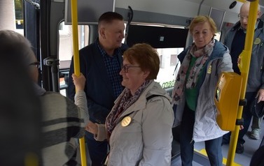 Przejażdżka Klubu Seniora autobusem elektrycznym