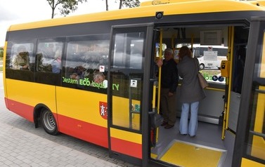 Przejażdżka Klubu Seniora autobusem elektrycznym