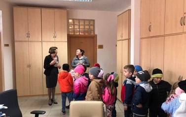 Życzenia z okazji Dnia Edukacji Narodowej dzieci z Przedszkola Nr 3