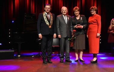 Diamentowy i zloty jubileusz 38 par