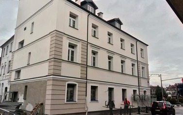 Odnowiona kamienica w Płońskim rynku 