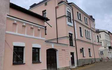 Wyremontowana kamienica w Płońskim rynku 