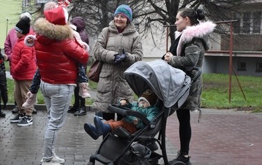 Dwie kobiety, dziecko i Pani Burmistrz